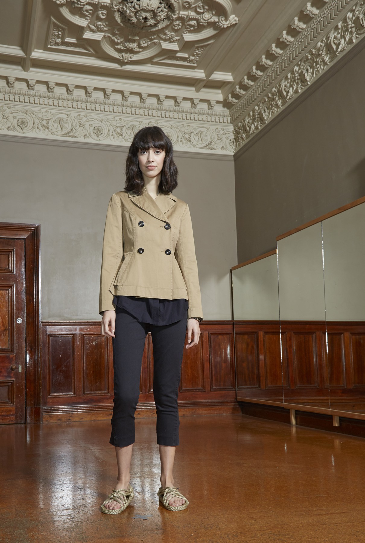 belle jacket/sand
high noon shirt/black
ankle grazer pant/french navy with black