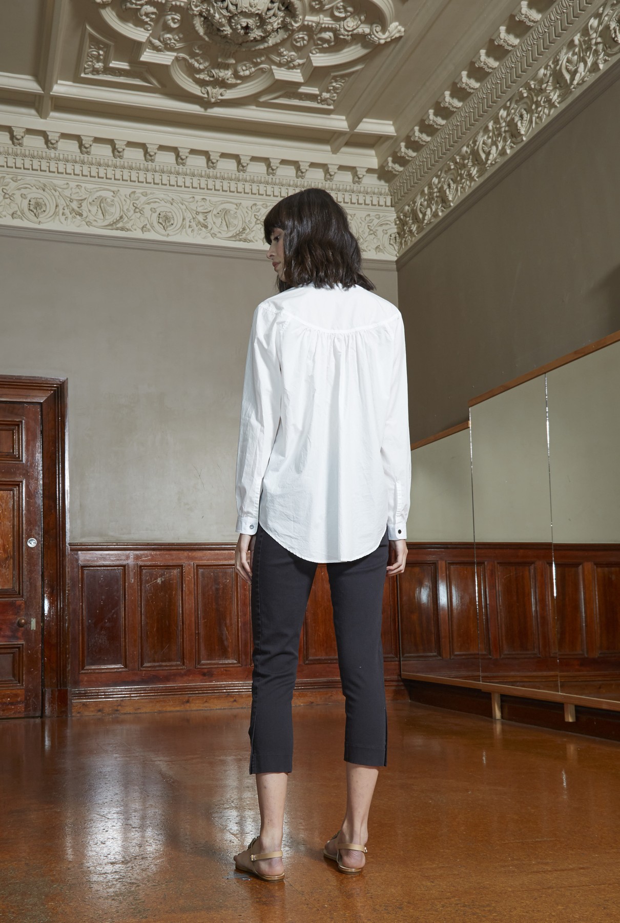 high noon shirt/white
ankle grazer pant/french navy with black