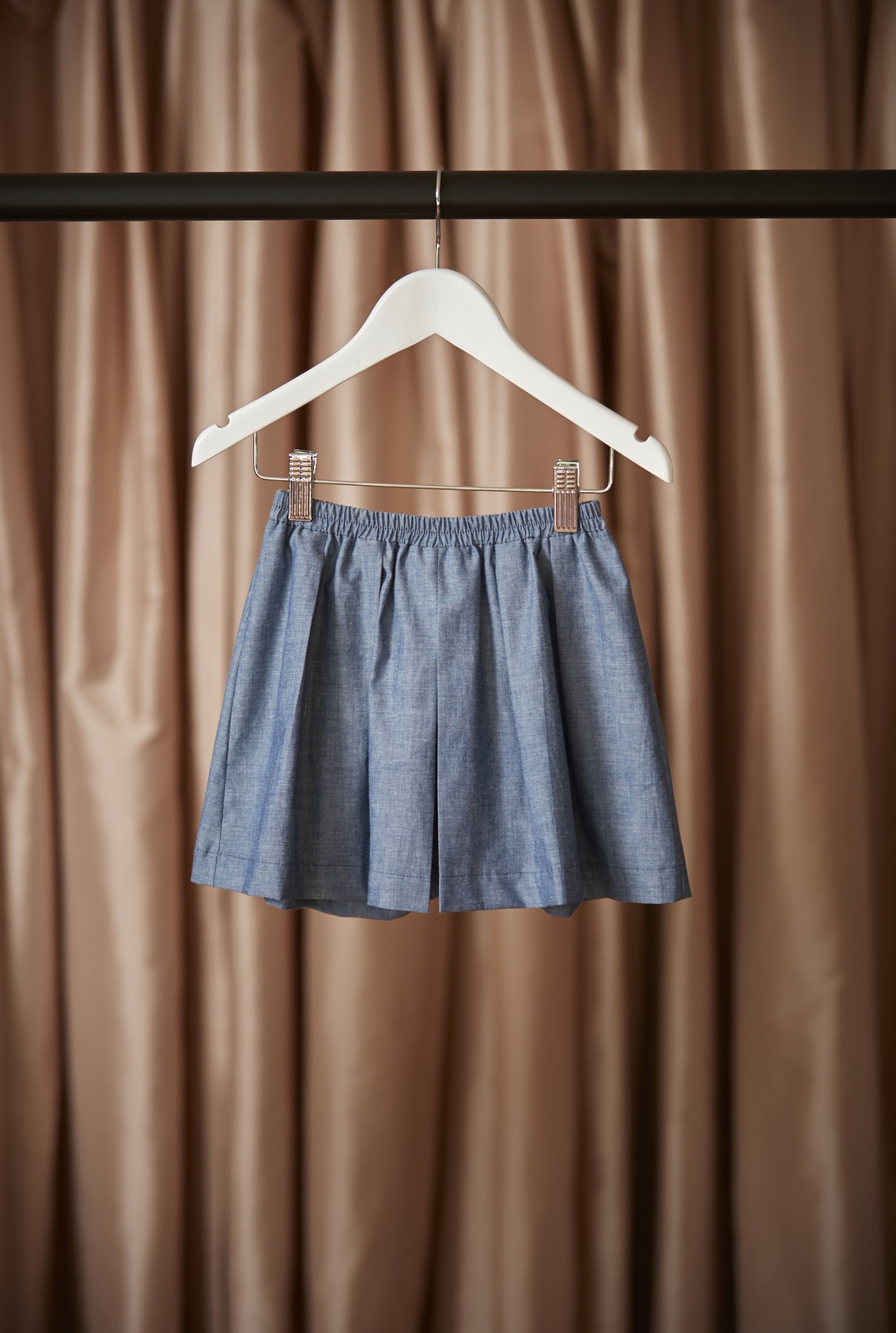 Hazel short/chambray - front