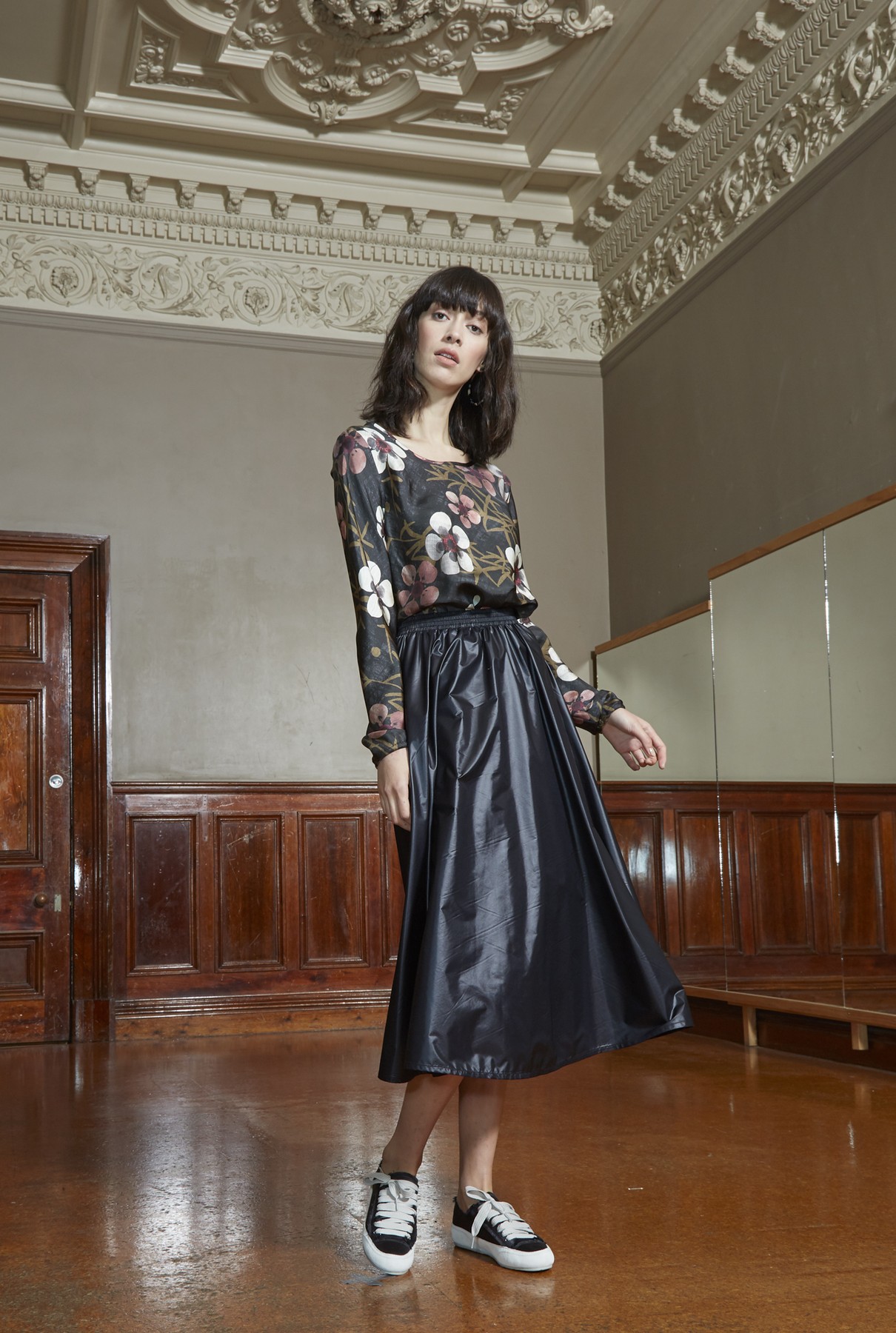 blossom shirt/manuka blossom
storm skirt-long/black