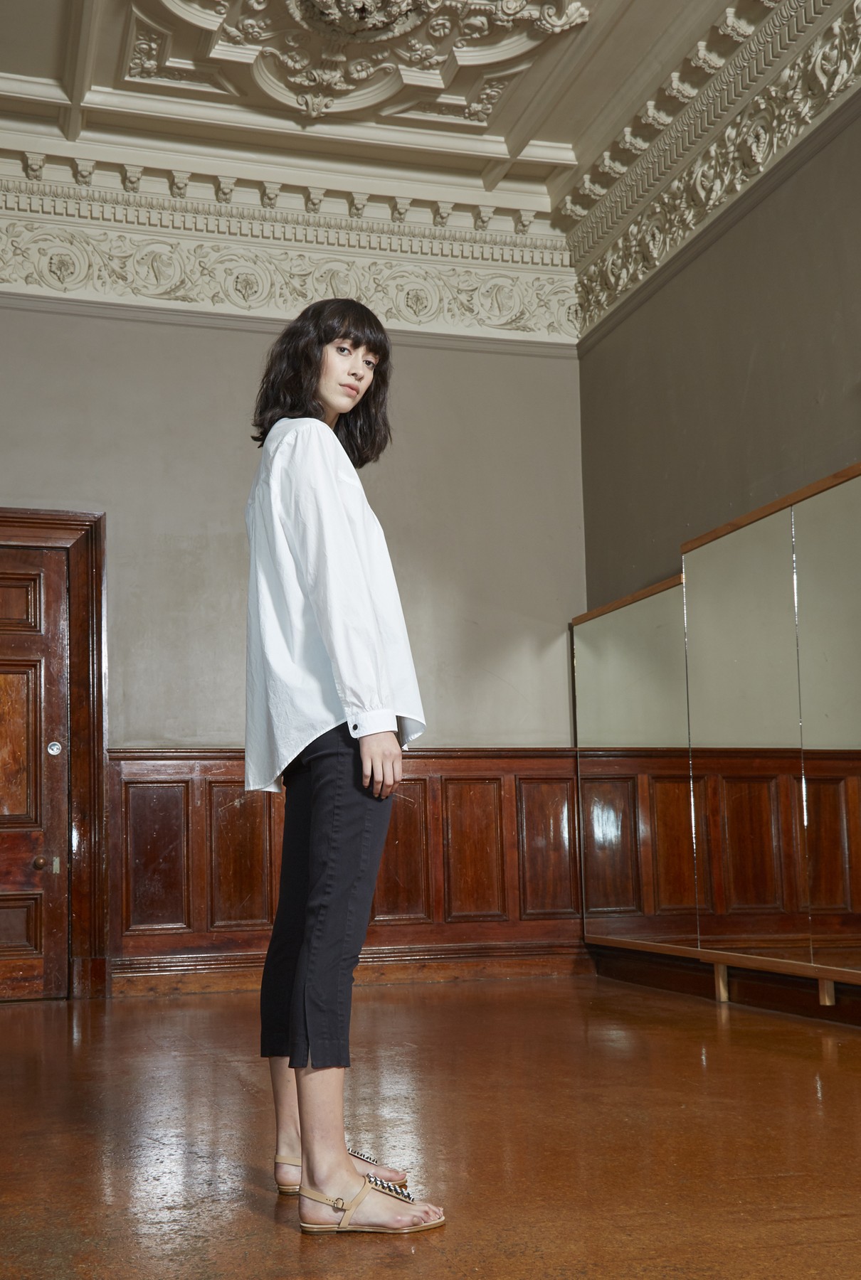 high noon shirt/white
ankle grazer pant/french navy with black