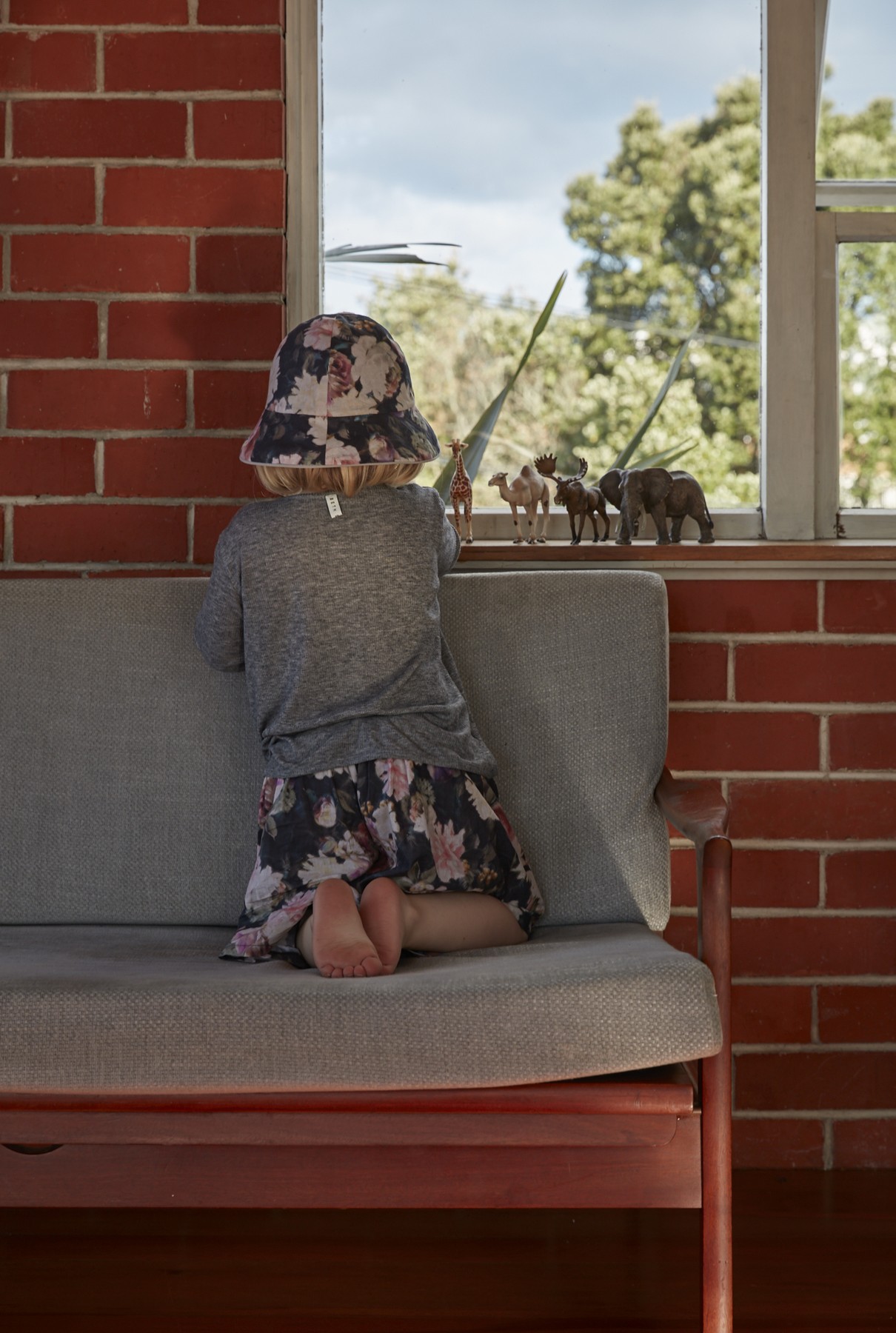 Zoe hat/bloom
Hazel short/bloom