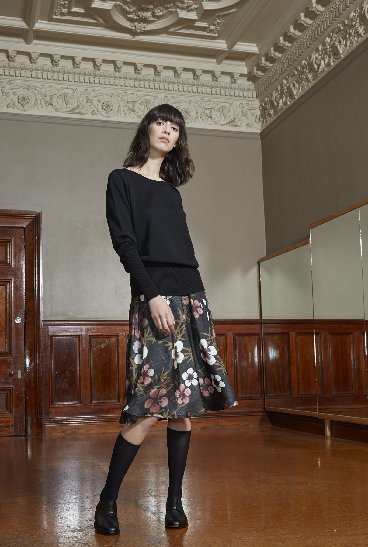 dancing skirt/manuka blossom
lucky jumper/black